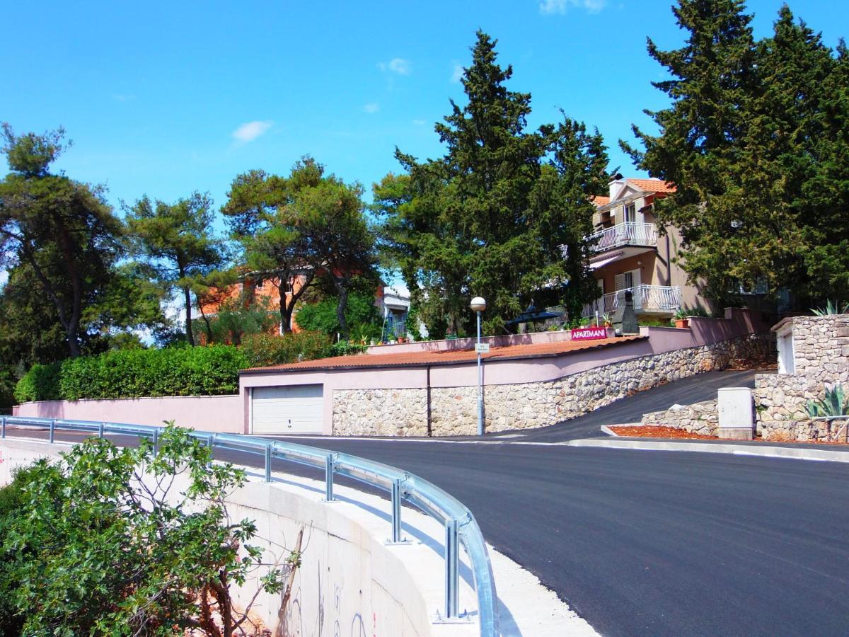 Adrienn Apartments Stari Grad  Dış mekan fotoğraf