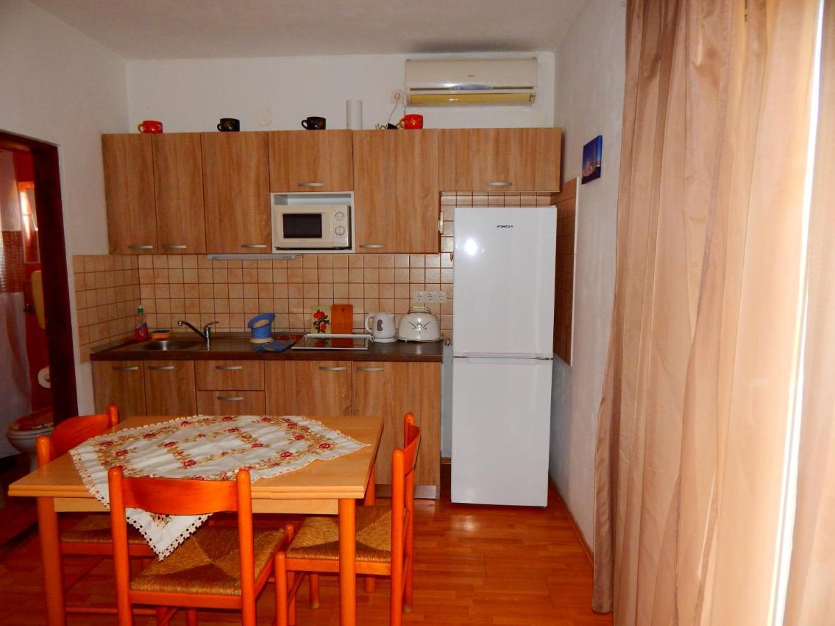 Adrienn Apartments Stari Grad  Dış mekan fotoğraf