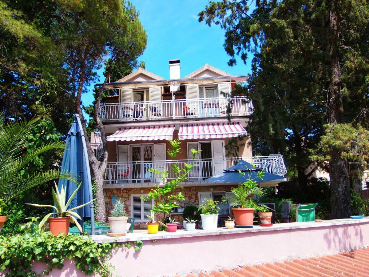 Adrienn Apartments Stari Grad  Dış mekan fotoğraf